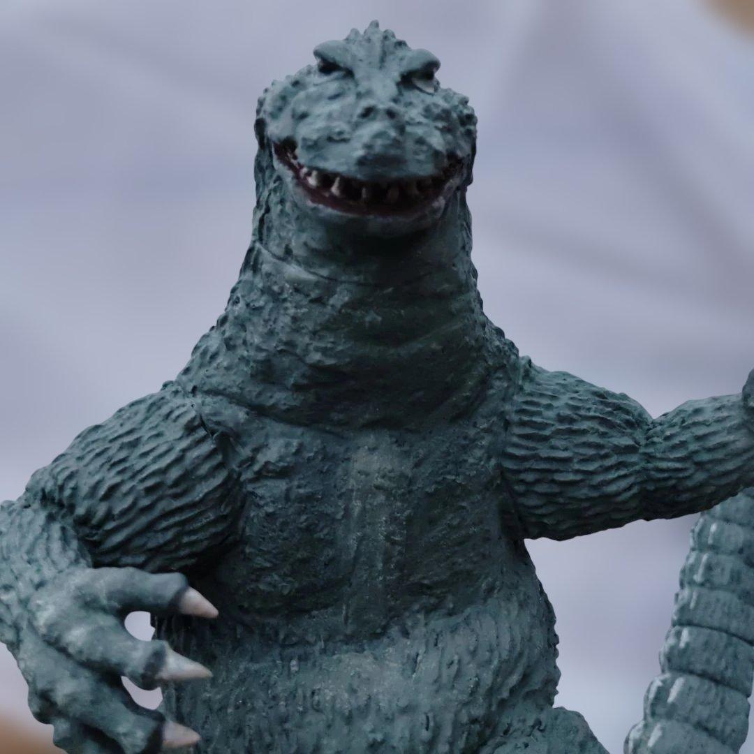 イノウエアーツNATOキンゴジ。組み立て塗装済。ジオラマ付き！