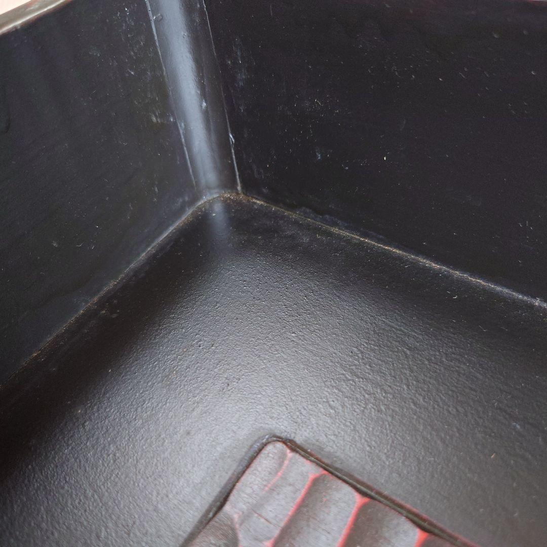 鎌倉彫 乱れ箱 牡丹 亀甲 2箱 木製 衣裳箱 入れ子 レトロ 着物ケース