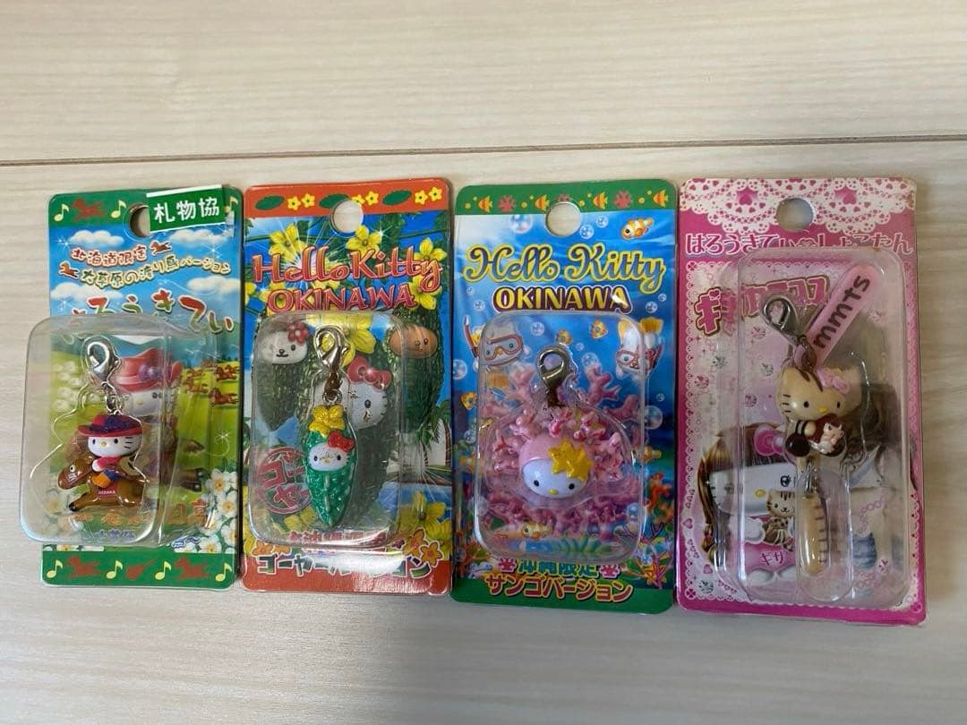 ご当地キティ　64個セット売り　根付け　キーホルダー　ハローキティ