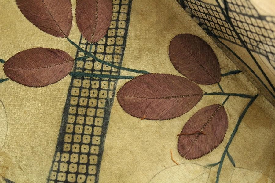 名品 岩庭草花蒔絵 時代 文箱 内 刺繍貼 美品(K-YC576) - メルカリ