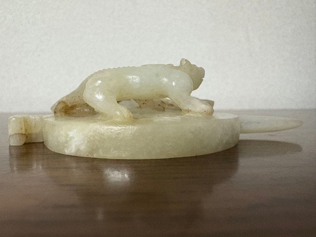 石？玉？の中国的置物 中国美術 10cm 111g - メルカリ 石？玉？の中国的