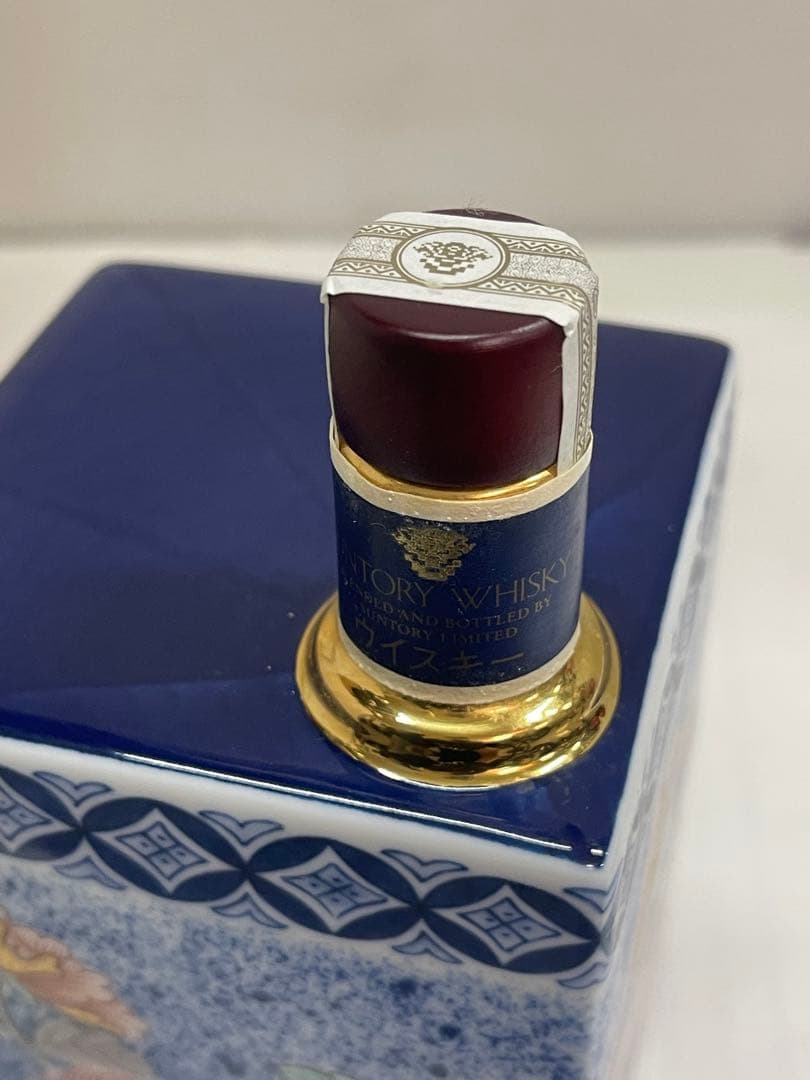 未開栓 サントリー 20年 ウイスキー 有田焼 染錦吹墨狛犬草花文11