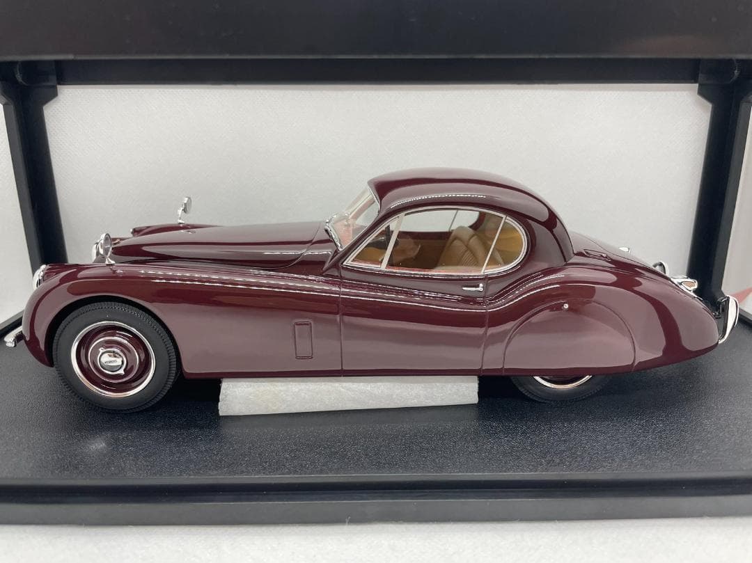 101-052 Cult 1/18 ジャガー Jaguar