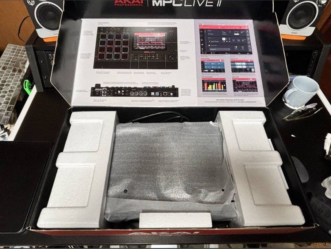 akai mpc live2 retro SSD 1TB 付属 akai mpc live2 retro SSD 1TB