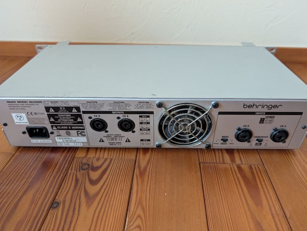 behringer NU3000 パワーアンプ ！動作確認済！