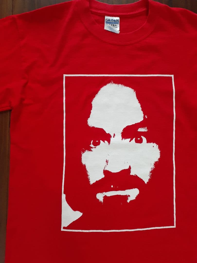 00s vintage チャールズマンソン Tシャツ 赤 S アクセルローズ - メルカリ