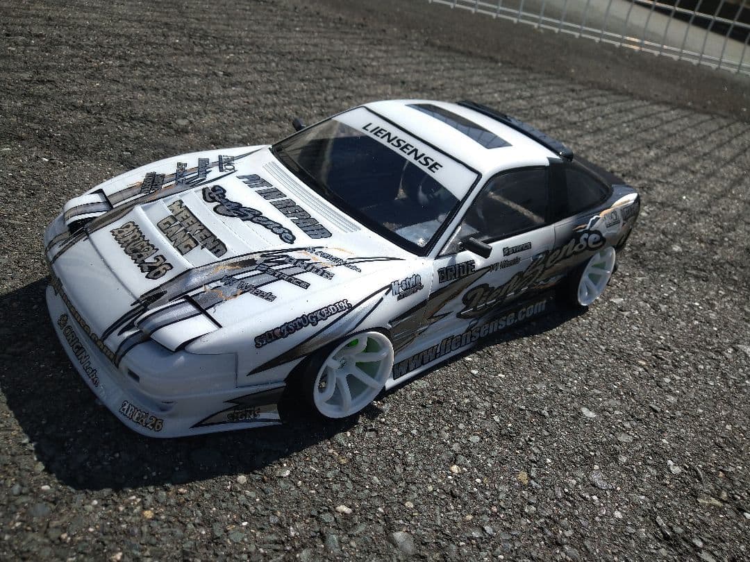 アディクションD-MAX180SX製作済新品ラジコンボディ