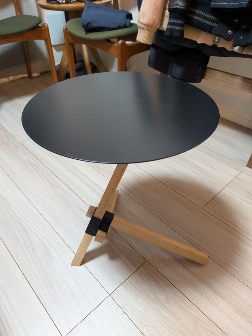 サイドテーブル・ナイトテーブル・ローテーブル DUenDe.TRE side table DUENDE（デュエンデ）TRE SIDE TABLE｜シンプルながらもアーキテクトな