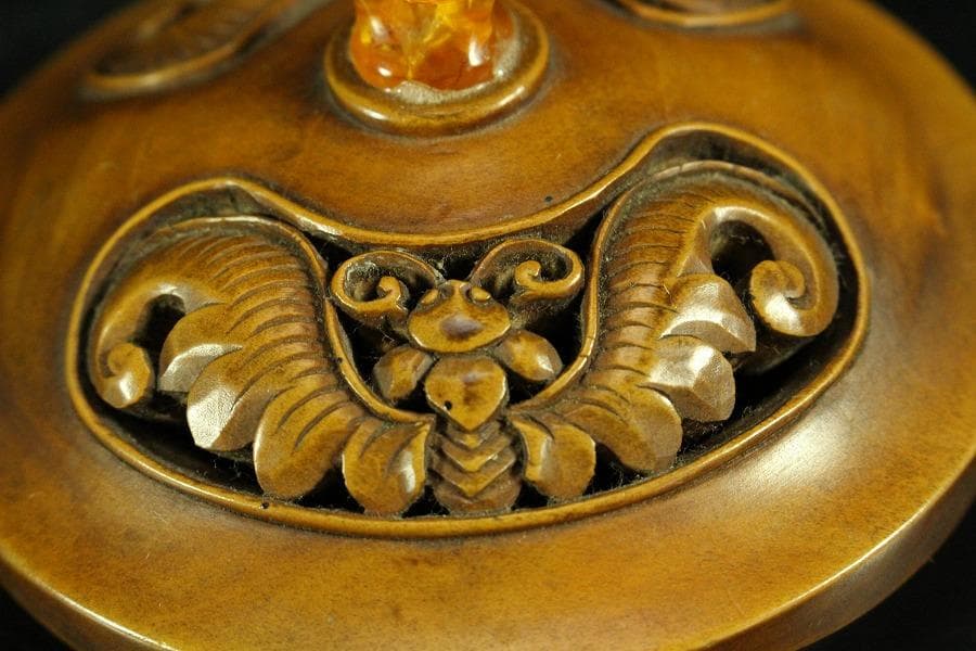 古上野 三足 香炉 黄楊木彫刻火屋 台 香合付(K-A812) 青磁