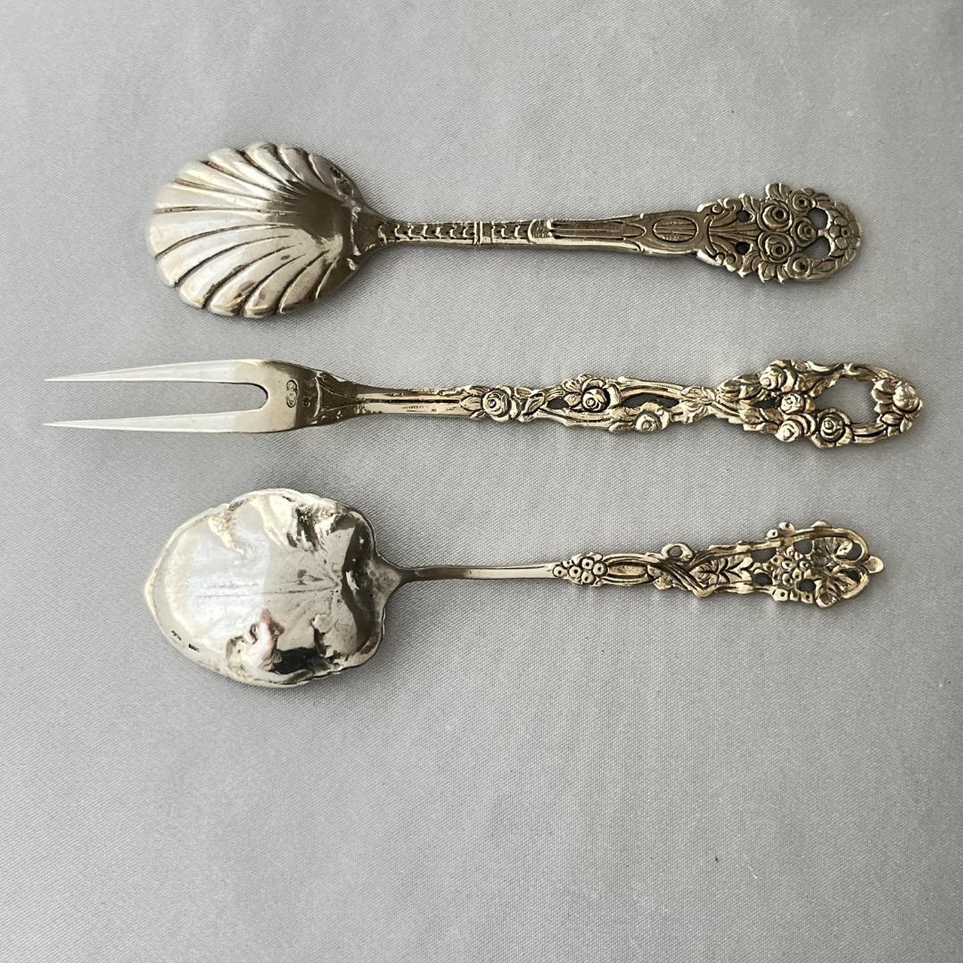 【ドイツ】シュガースプーン 2本 / オードブルピック【純銀】薔薇の蕾　葡萄