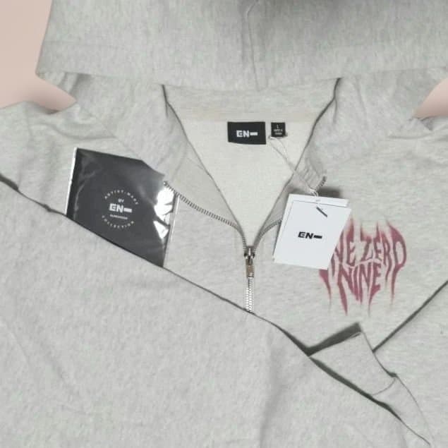 ENHYPENソンフン　ジップアップパーカー　Lサイズ　アイボリー