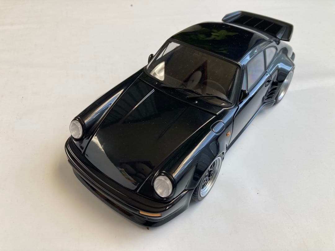 AUTOart 1/18 ポルシェ 911 （930）ターボ 湾岸ミッドナイト