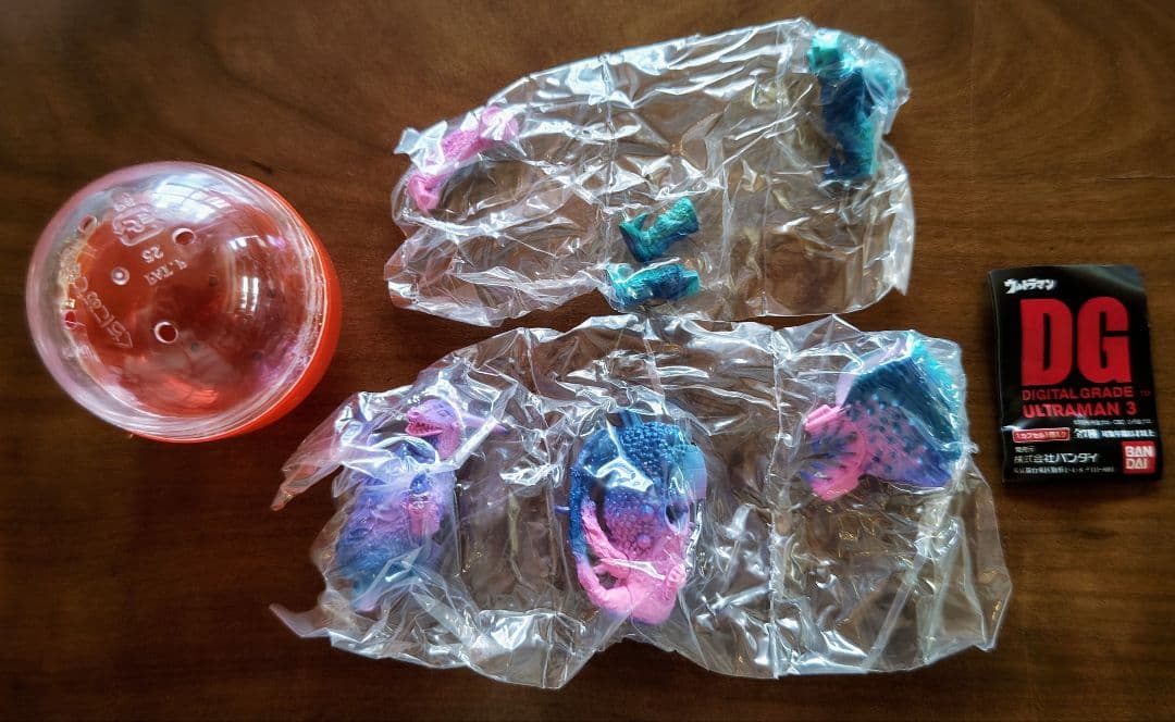 ウルトラマン】ガチャポン5種 DIGITALGRADE他の通販はau PAY