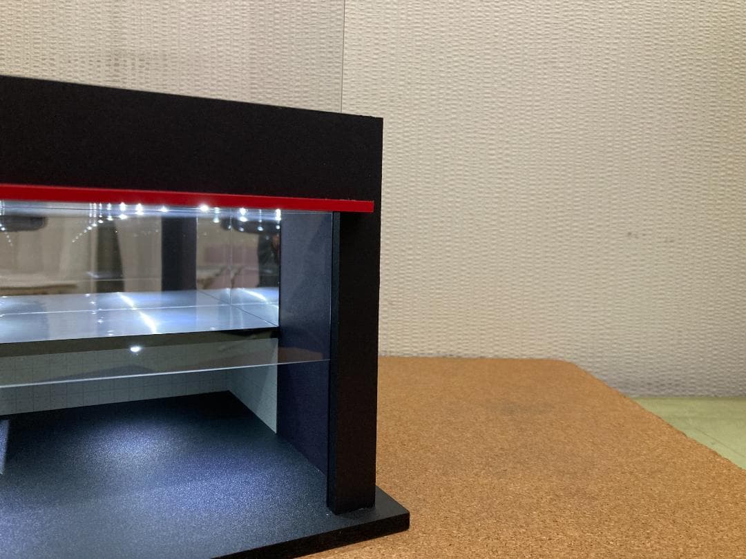 ミニカー専用ジオラマ：1/64 ショールームⅣ／在庫SALE！