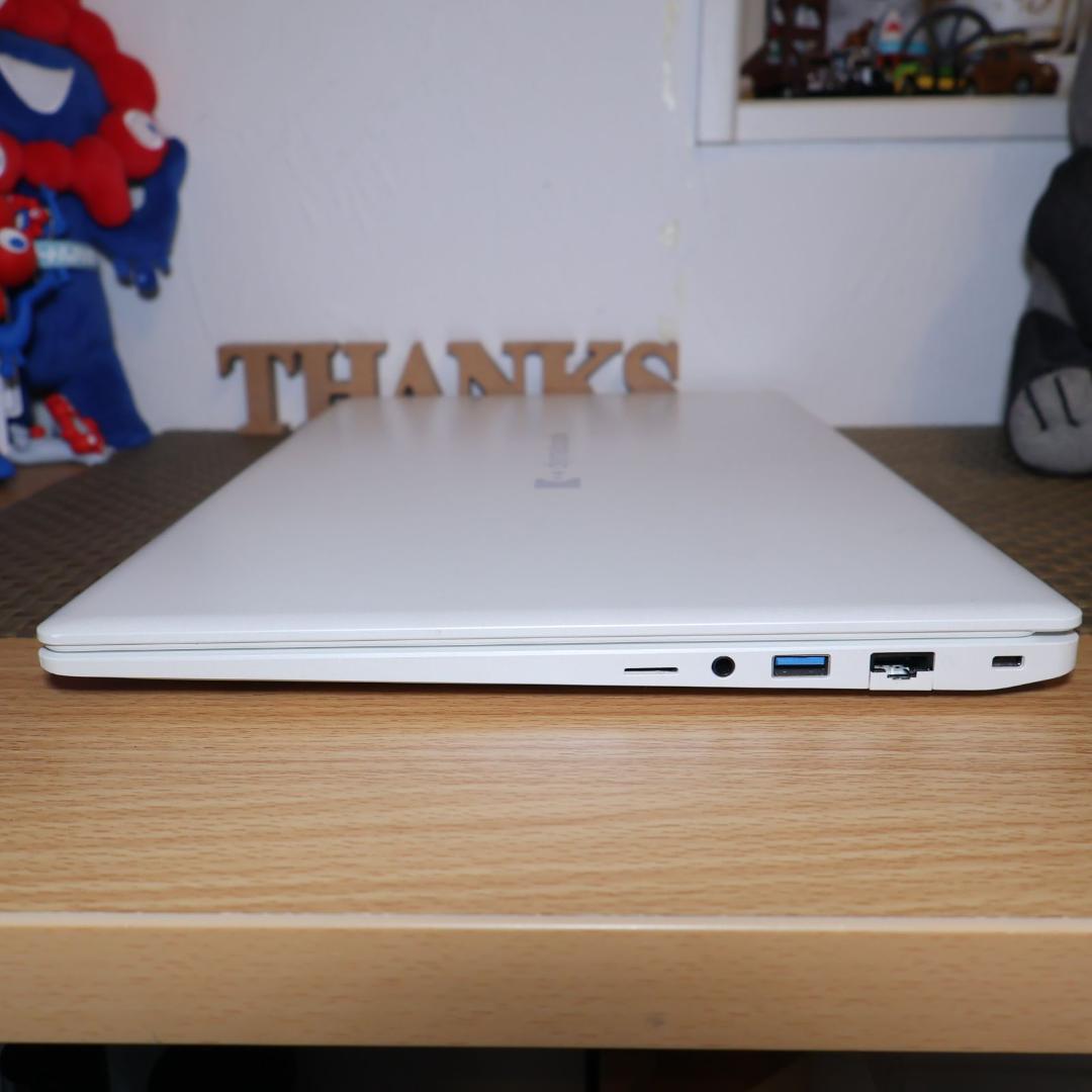 人気の白！Win11公式対応10世代i3/メ8/SSD/無線/カメラ/TypeC - メルカリ