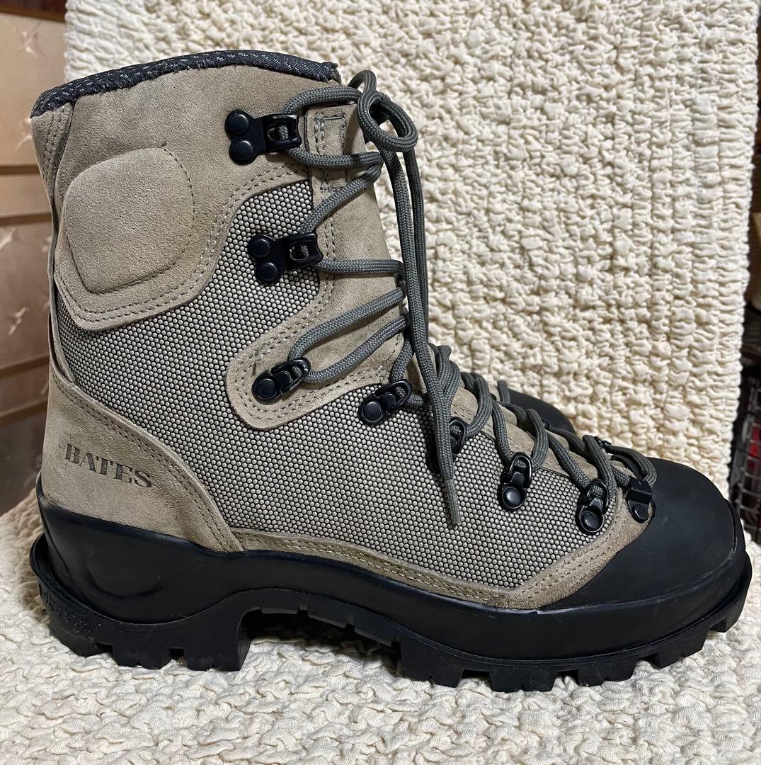 BATES TORA BORA ALPINE E03600 8.5 R - メルカリ