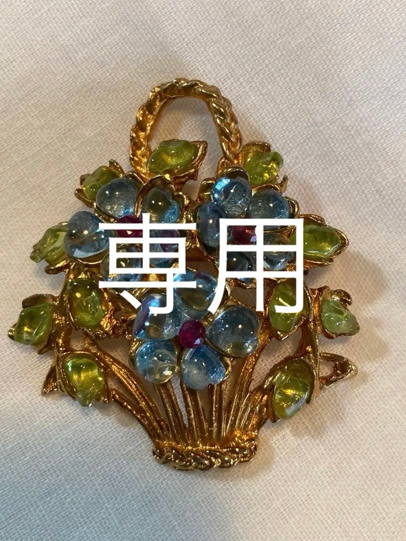 スワボダ　フラワーバスケット　ブローチ 天然石 Swoboda スワボダ-天然石-野の花バスケット・ブローチ – アンティーク
