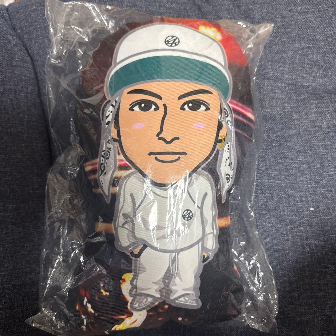 長谷川慎 白衣装 クッション - メルカリ