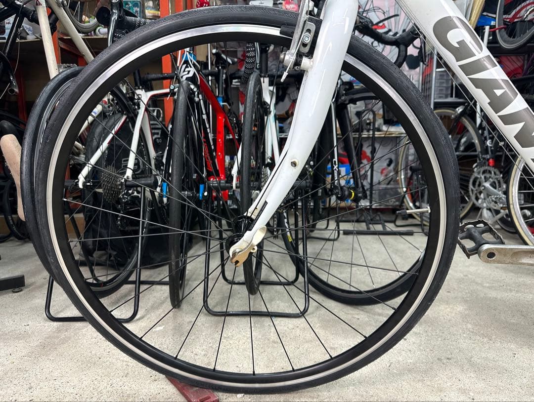 エスケープR3 基本分解発送送料無料！近県の方完成車直接配送等ご相談ください！