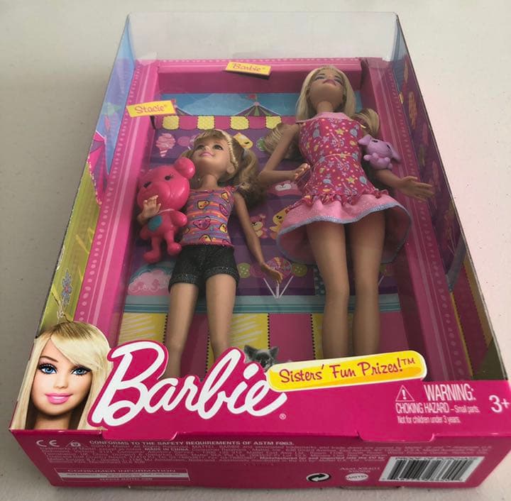 新品。アメリカで購入、バービー人形。姉妹で遊園地2012年。かわいい