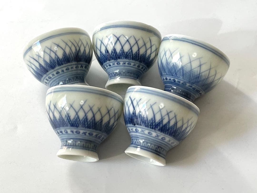 骨董 染付 草文様 盃 杯 猪口 5点 煎茶碗 煎茶道具 染付磁器の通販はau