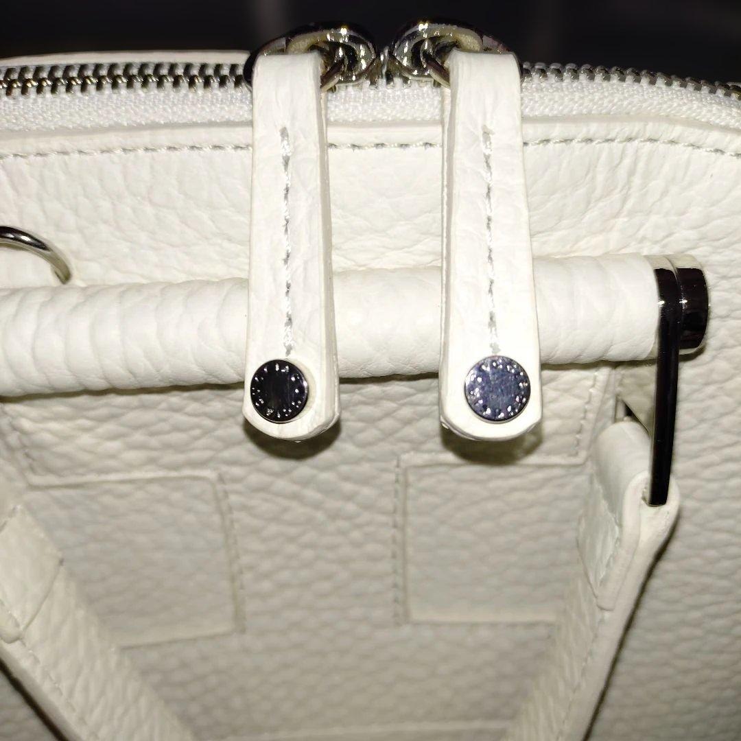 【極美品】IACUCCI ギブリ S　ハンドバッグ 希少カラー　ホワイト