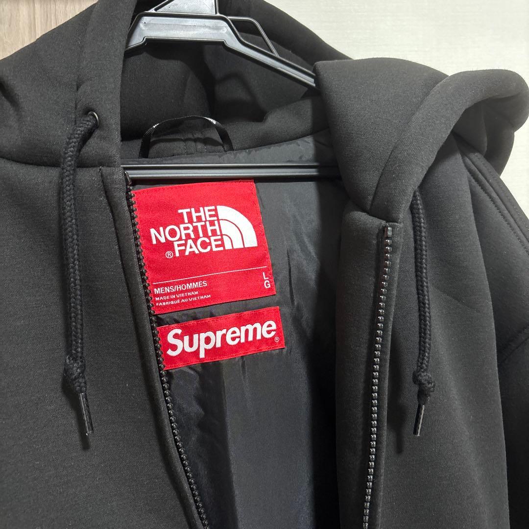 The North Face x Supreme ブラックフーディ