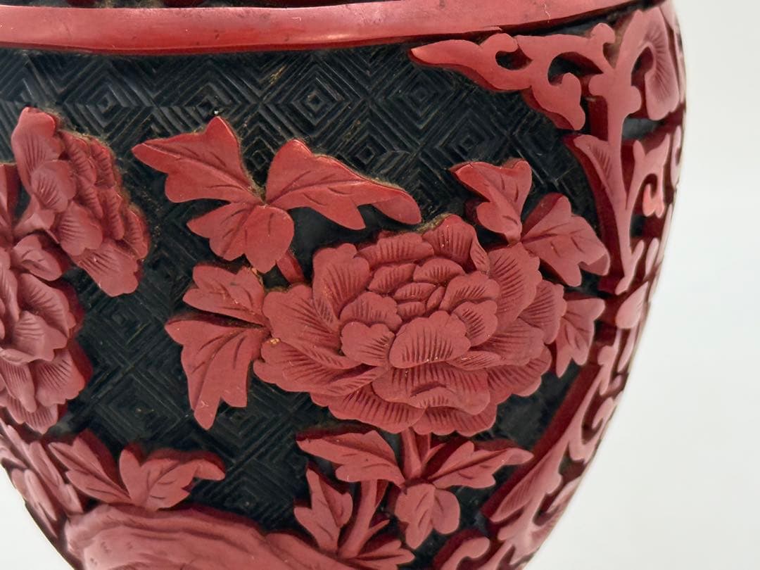 中国　堆朱花瓶　花卉紋　送料込み251222