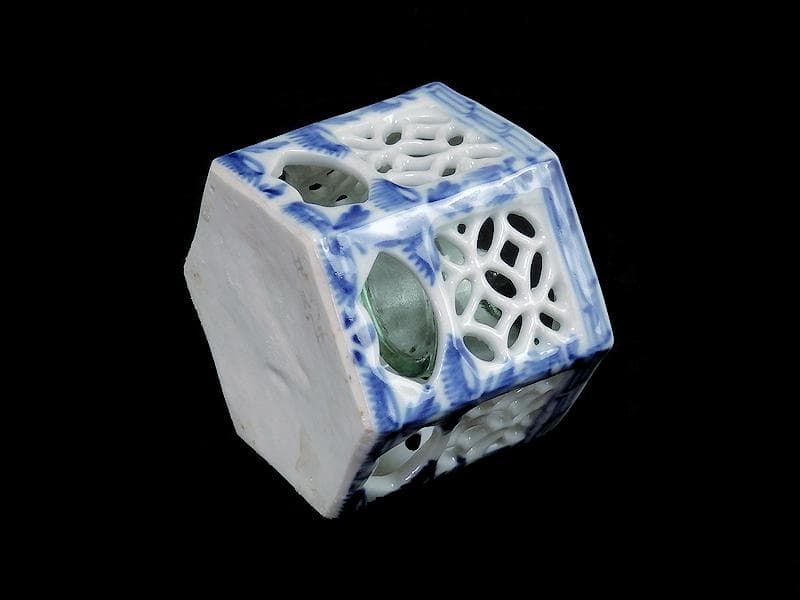 古伊万里　七宝紋透かし　六角大振盃台　ウランガラス付き　E473AS-fblk