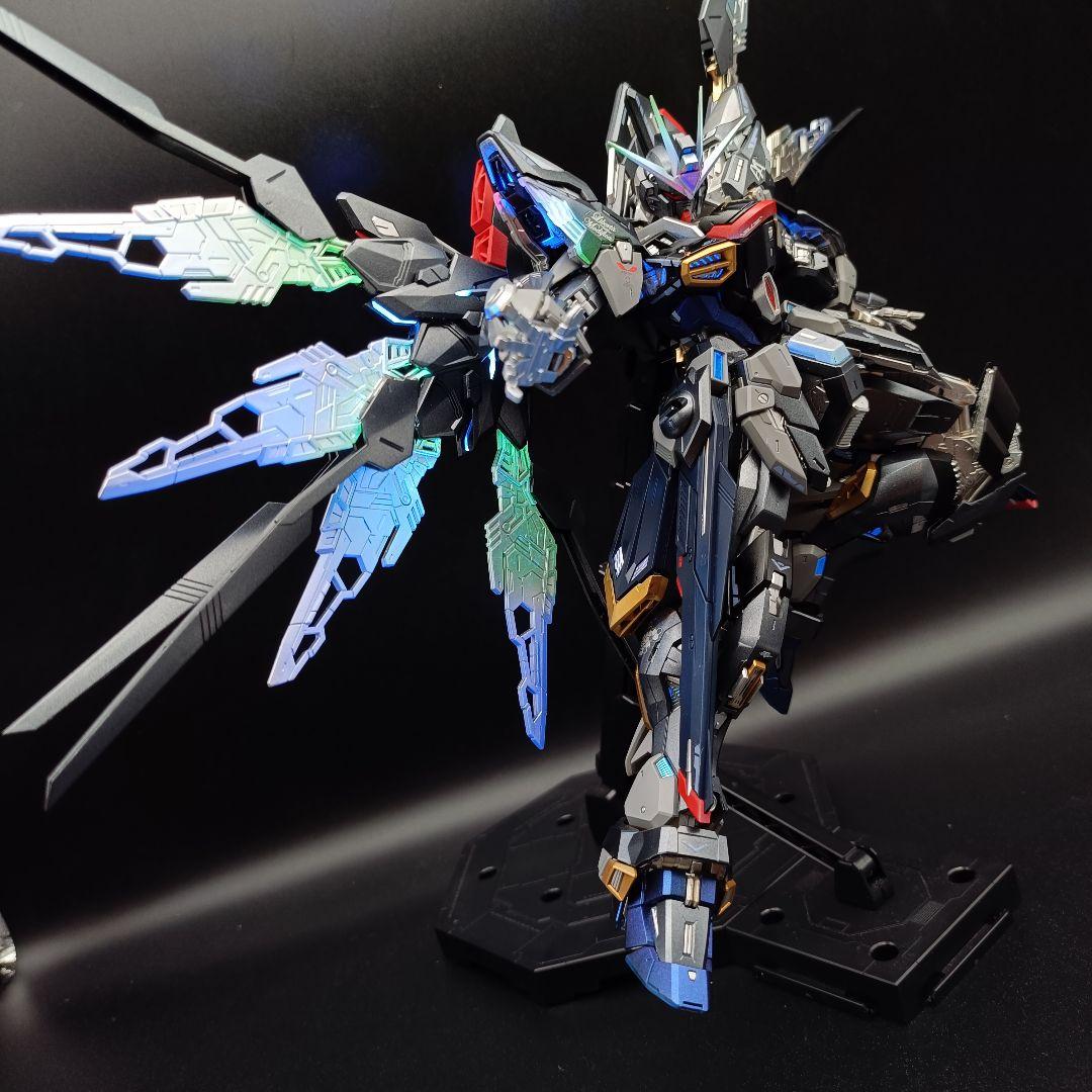 MGEX　ストライクフリーダムガンダム　ガンプラ　全塗装完成品　ブラックゴースト