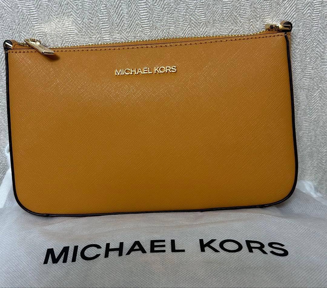 y*e様 新品未使用　マイケルコース　クロスボディ