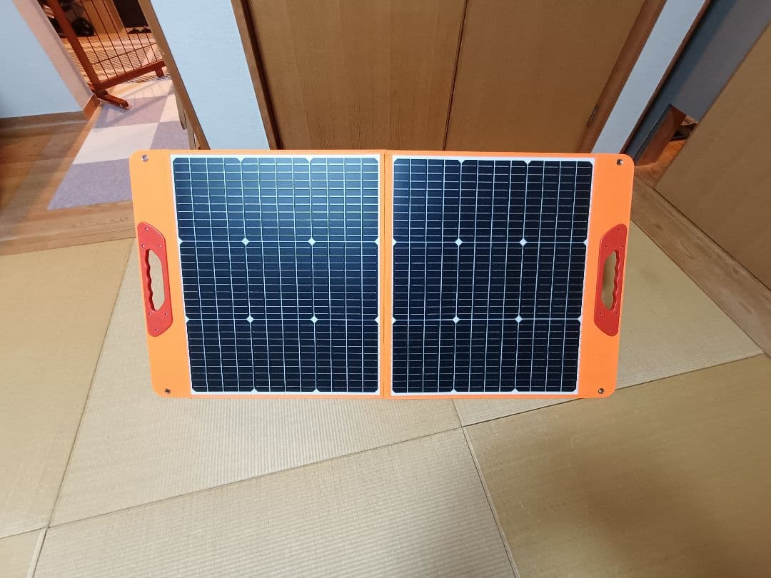 折りたたみソーラーパネル 100W 折り畳みソーラーパネル 100W | キャンプ・バーべーキュー用品 通販