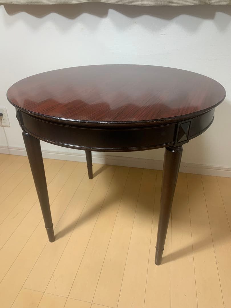 ラウンドテーブル　ダークブラウン 円形ダイニングテーブル　アンティーク