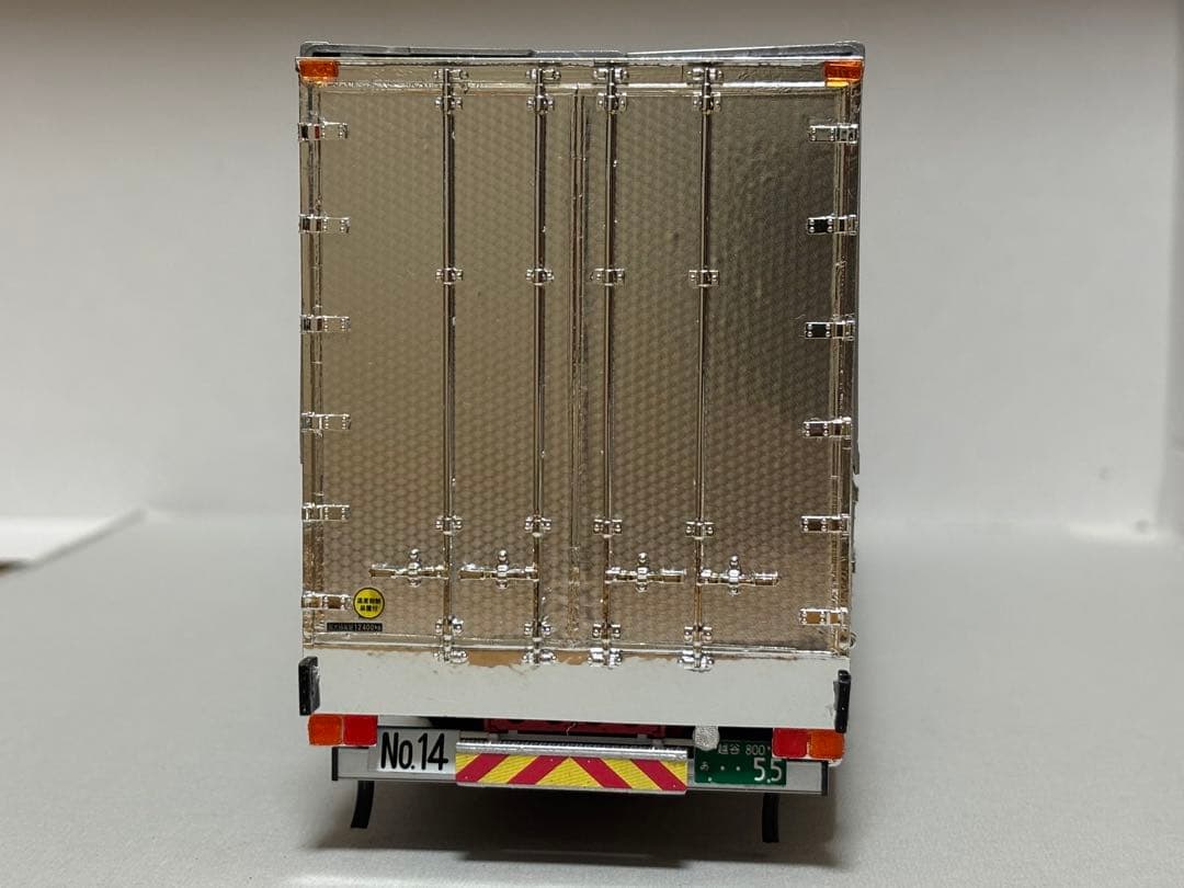 週末限定値下げ！1/32デコトラプラモデル スーパーグレート4軸低床冷凍