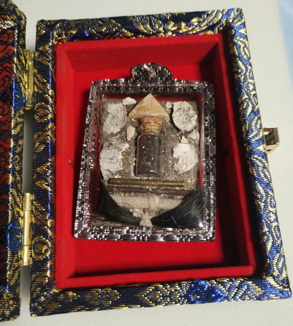 プラクルアン 精霊信仰 ミャンマー霊能力者の女性精霊お守り 人縁 恋愛