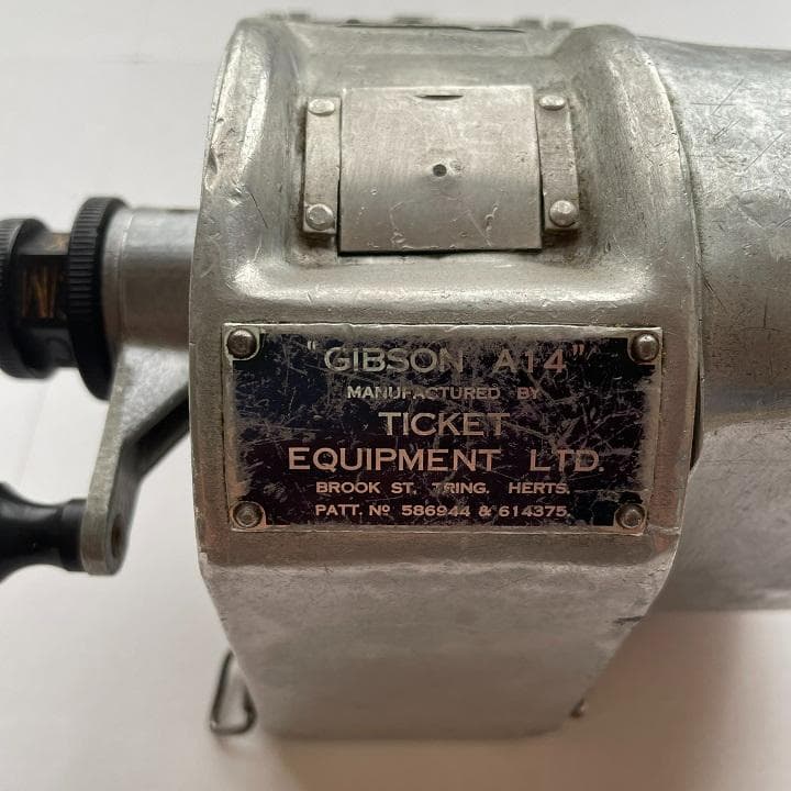 ロンドンのバスで車掌が使っていた発券機 (GIBSON A14)