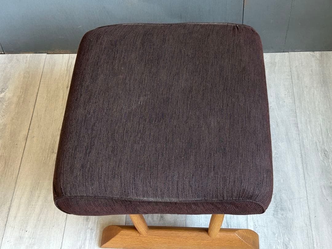 飛騨産業　キツツキマーク　KAYA オットマン　スツール　オーク無垢材 NG