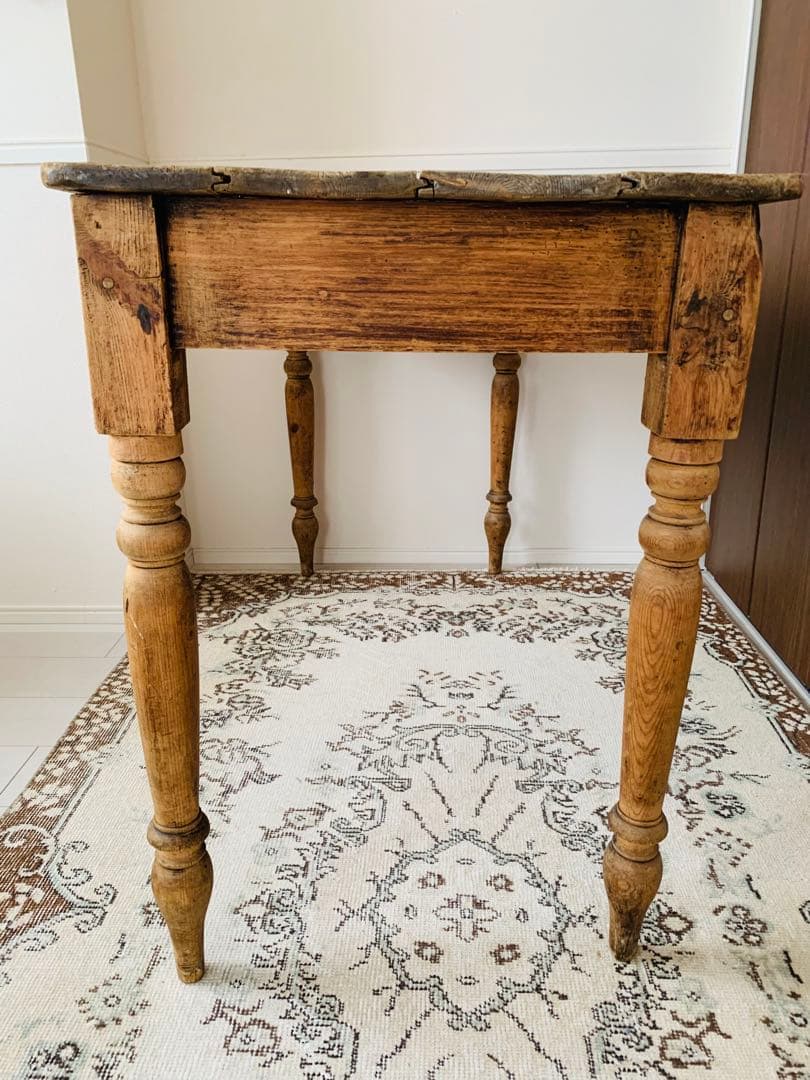 アンティーク　テーブル　KRANKで購入　ダイニングテーブル　ヴィンテージ