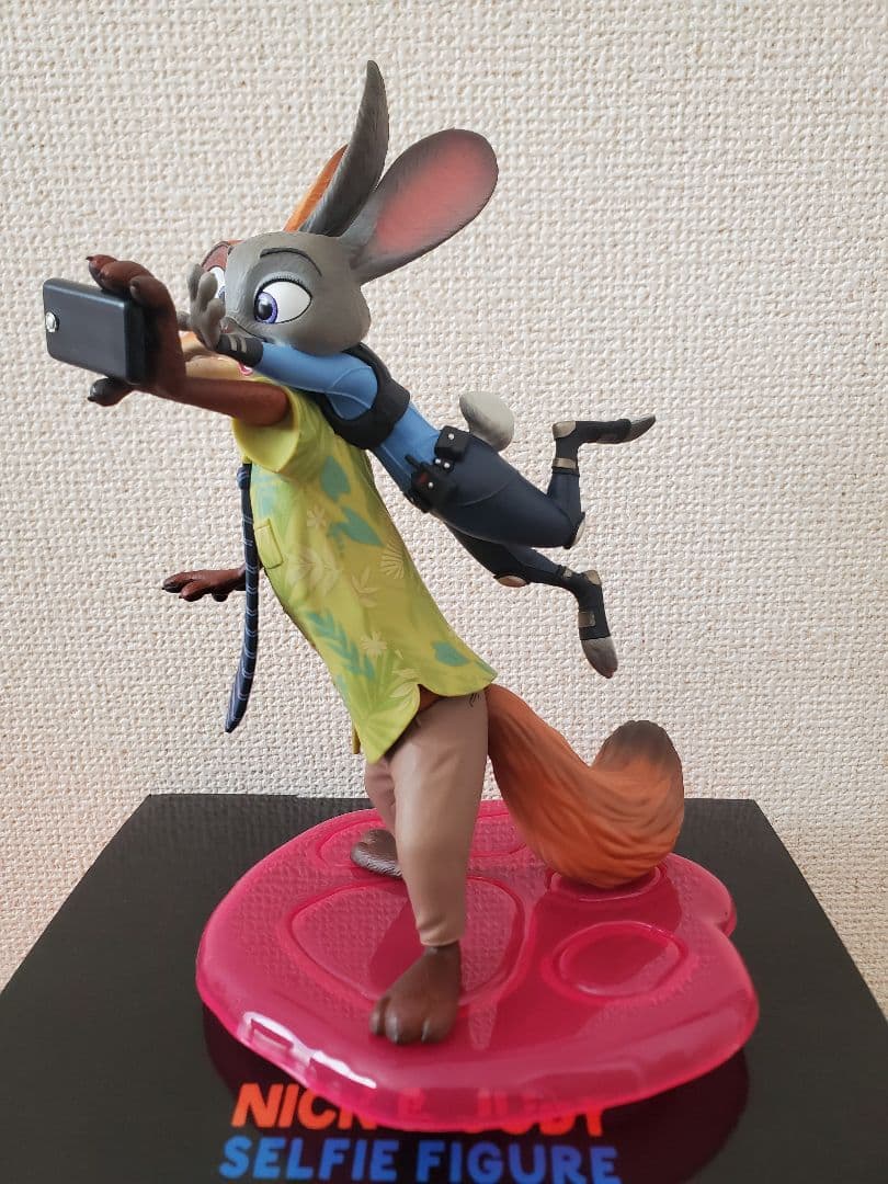 ズートピア　Happyくじ　A賞　ニック&ジュディセルフィーフィギュア