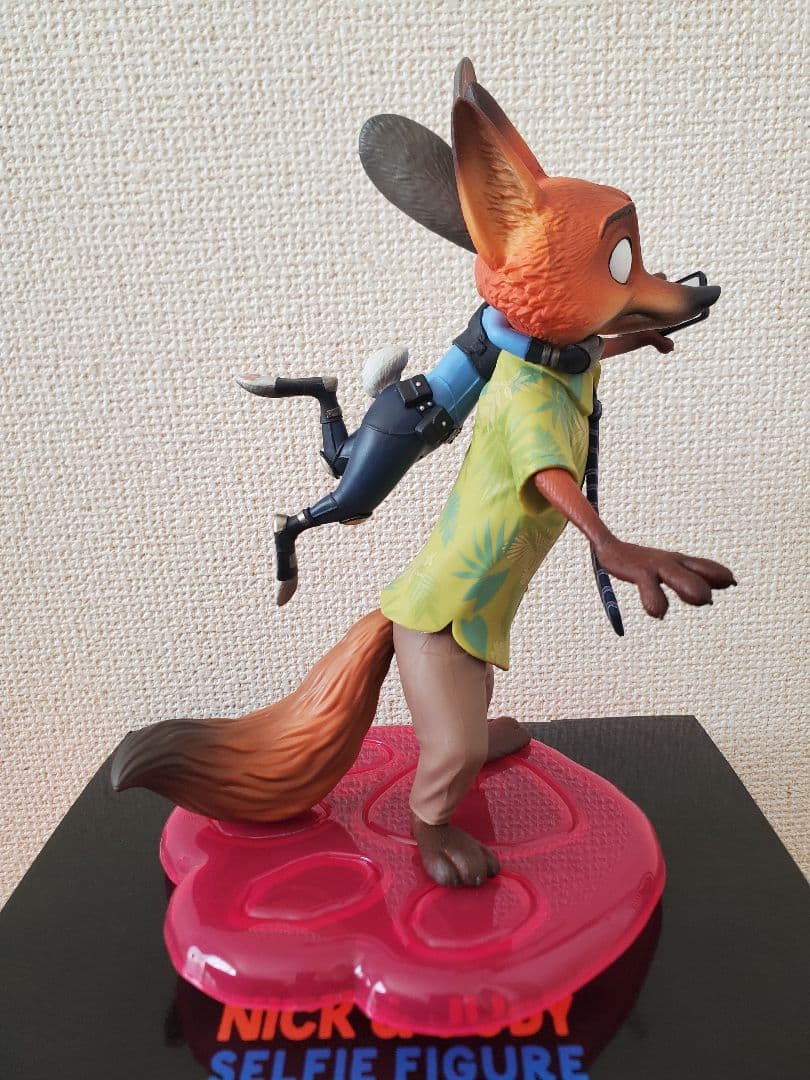 ズートピア　Happyくじ　A賞　ニック&ジュディセルフィーフィギュア