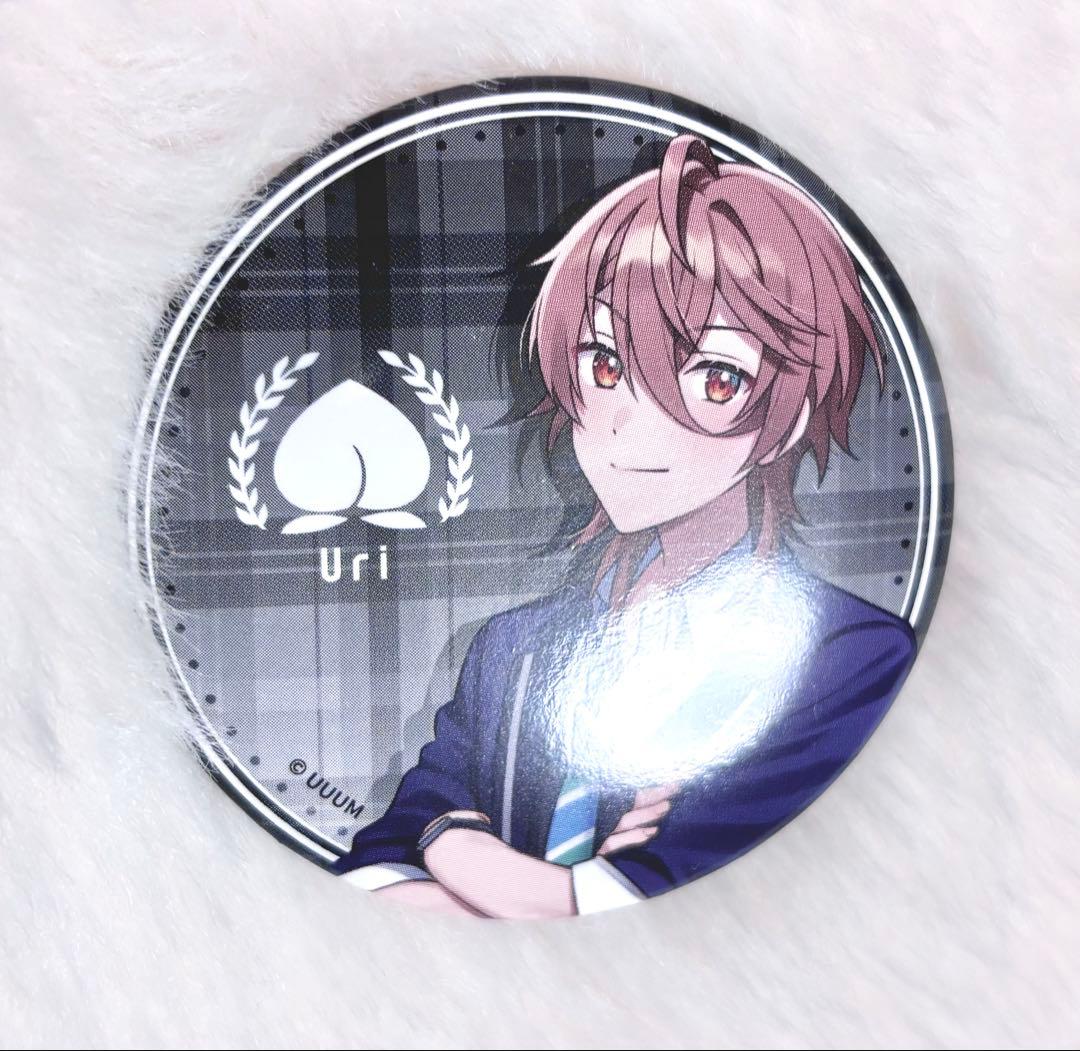 カラフルピーチ うり 缶バッジ ファミマ - メルカリ