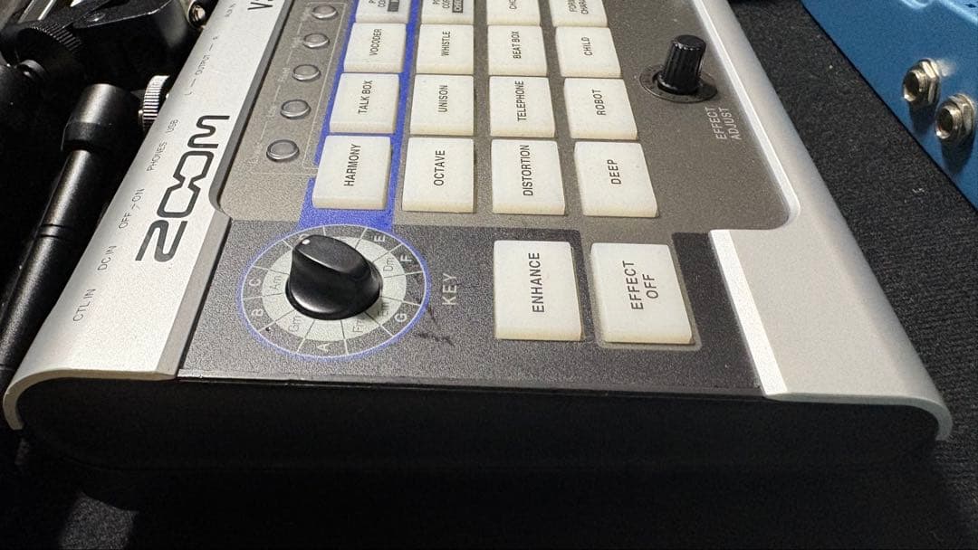 ZOOM V3 ボーカルプロセッサー 【スタンド設置器具・シールド・電源セット】