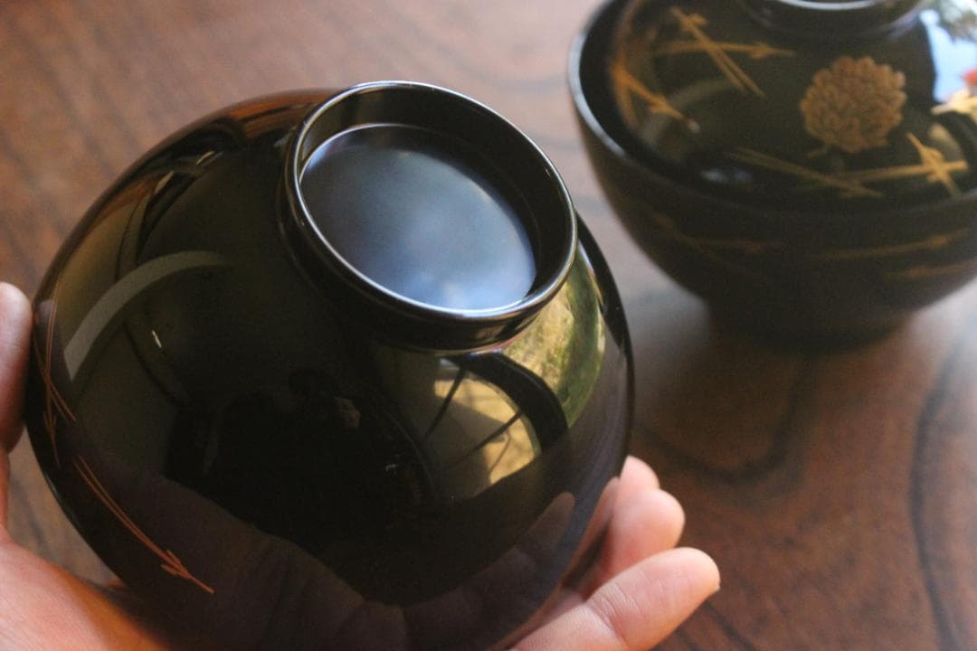 デッドストック！上質黒漆に極上松蒔絵の映えるお椀2点（検輪島塗蒔絵椀雑煮椀