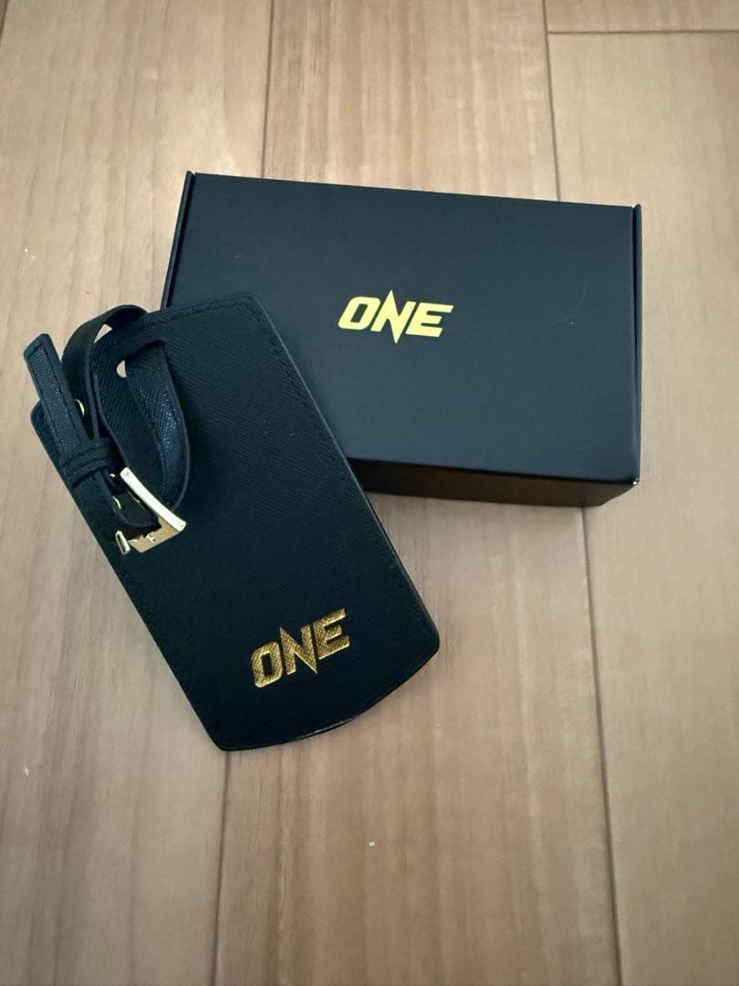 ONE173 【直筆サイン入りポスター】 VVIP席限定グッズ13点セット