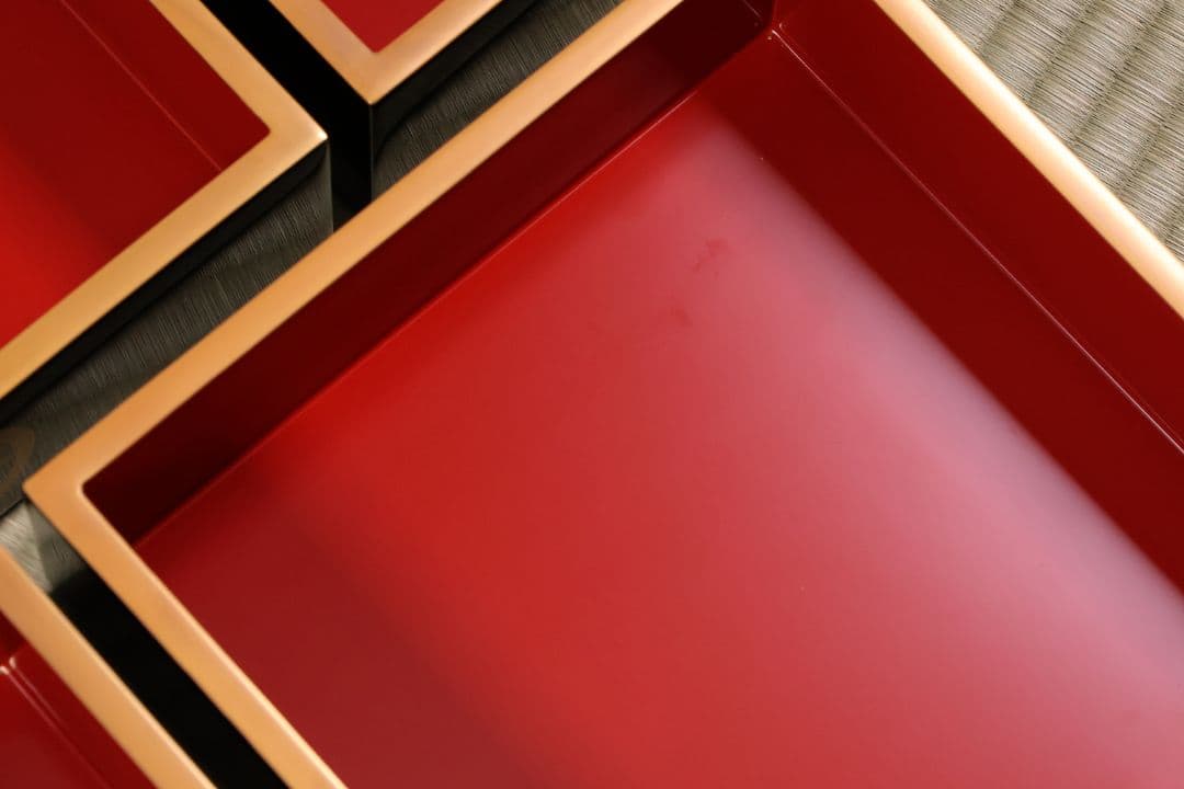 輪島塗 蒔絵家紋付 五段重 丸に笹竜胆 内朱塗 艶消 木製 重箱【MA744】