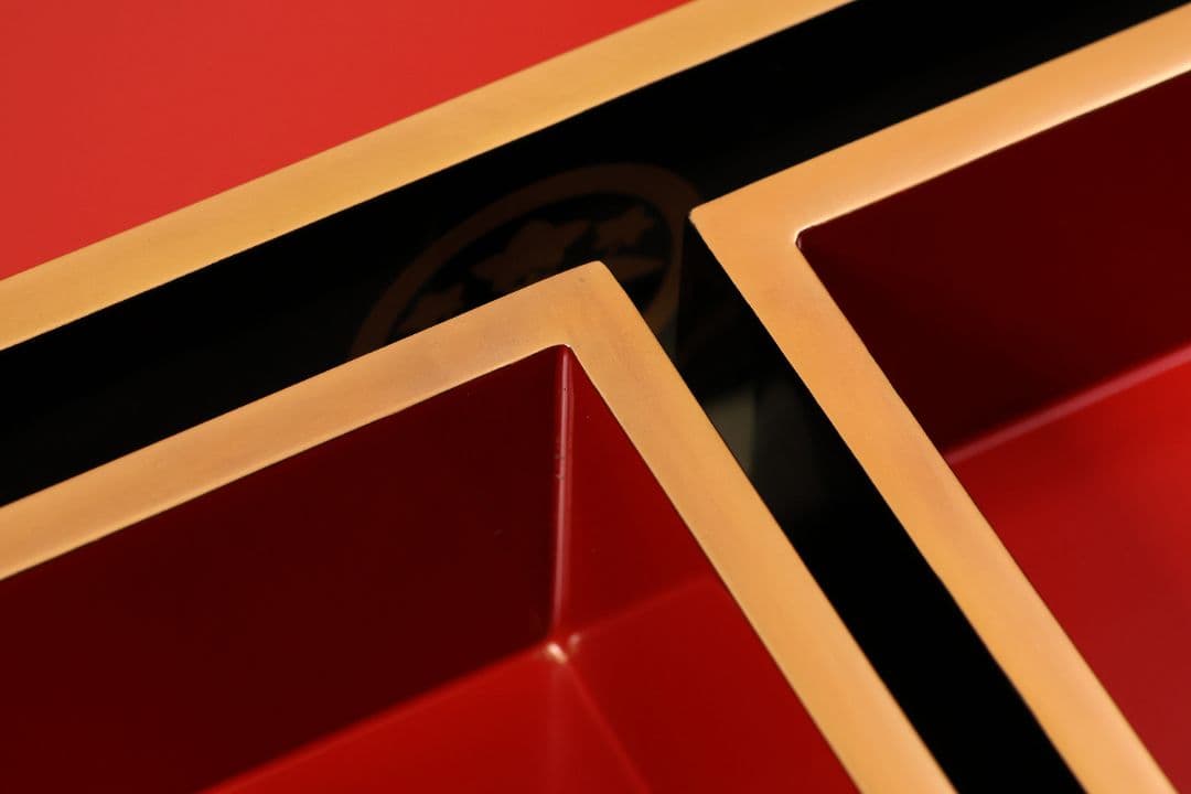 輪島塗 蒔絵家紋付 五段重 丸に笹竜胆 内朱塗 艶消 木製 重箱【MA744】