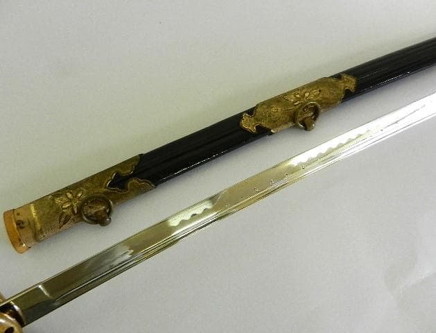 昭和初期の旧海軍士官儀礼用・指揮用サーベル型軍刀　長剣模造刀　全長８４．５㌢