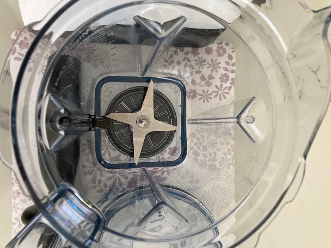 にゃんまる様へ Vitamix V1200i （ホワイト）