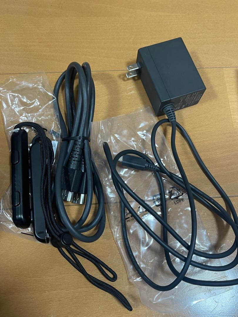 Switch 本体　持ち運びケース付き