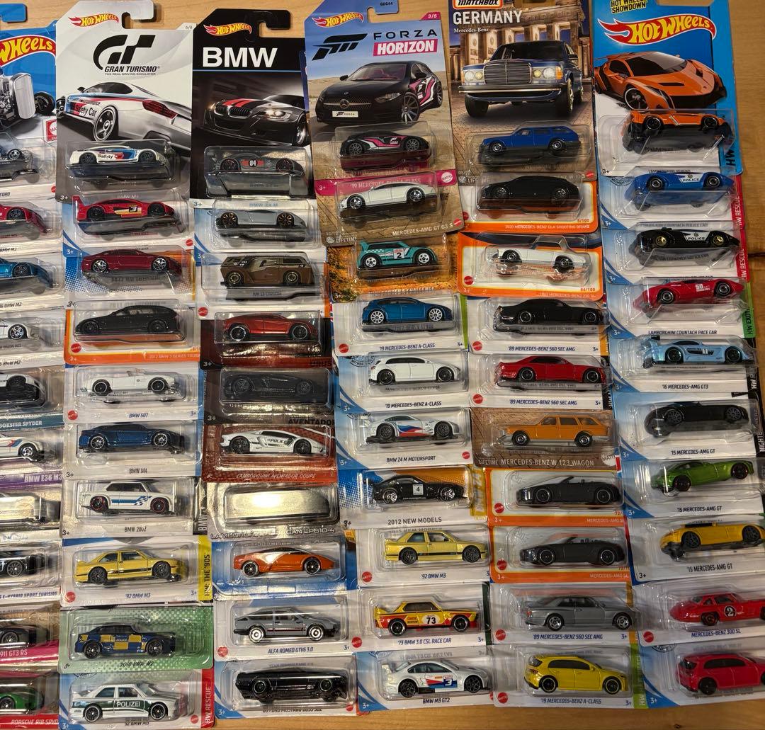 100台のHot Wheelsミニカーセット